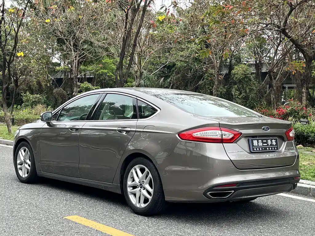 Ford Mondeo 2013 — фото 11
