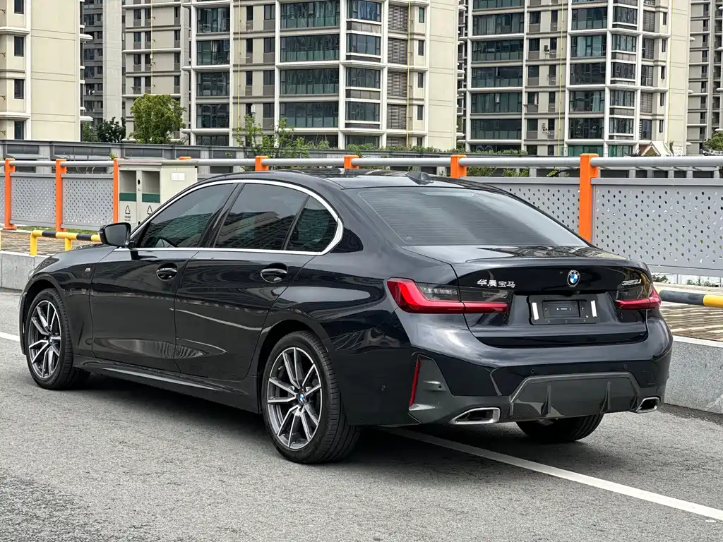 BMW 3 Series 2024 — фото 15