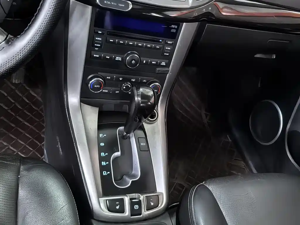 Chevrolet Captiva 2017 — фото 10