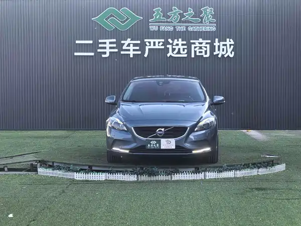 Volvo V40 2013