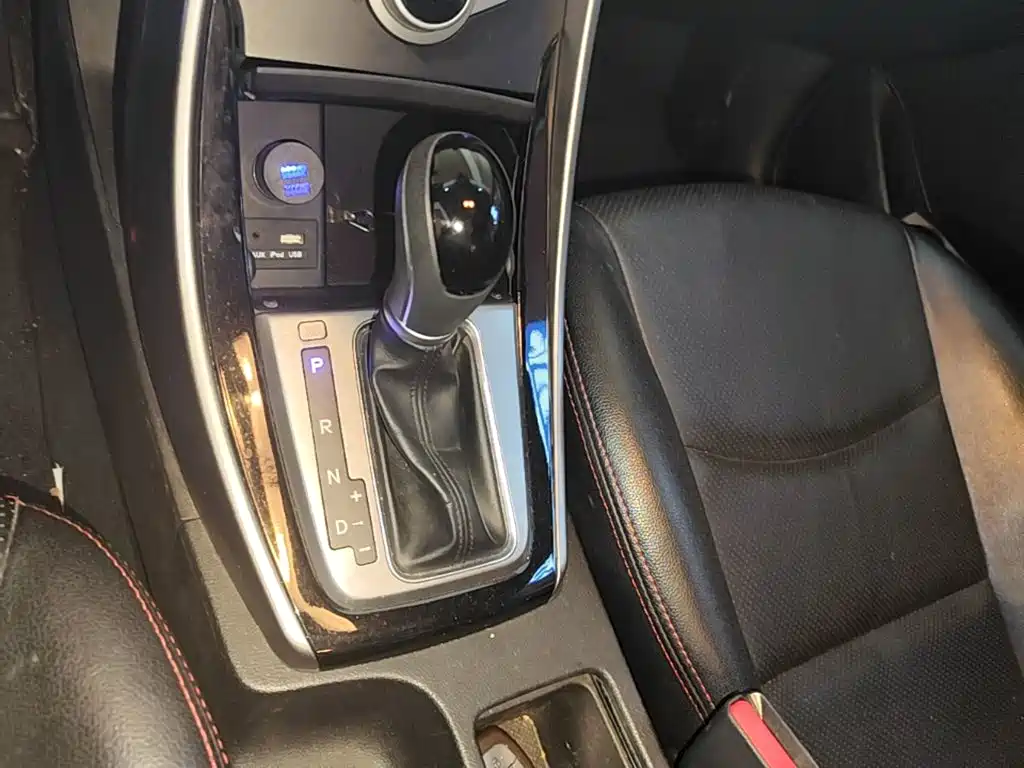 Hyundai Elantra 2017 — фото 14