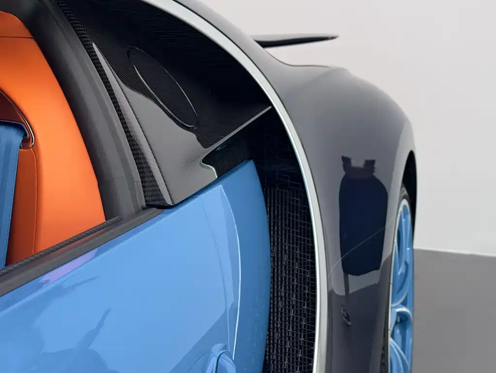 Bugatti  2023 — фото 8
