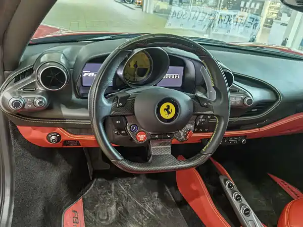 Ferrari F8 2022