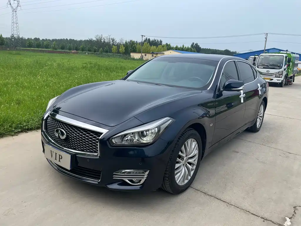 Infiniti Q70 2018