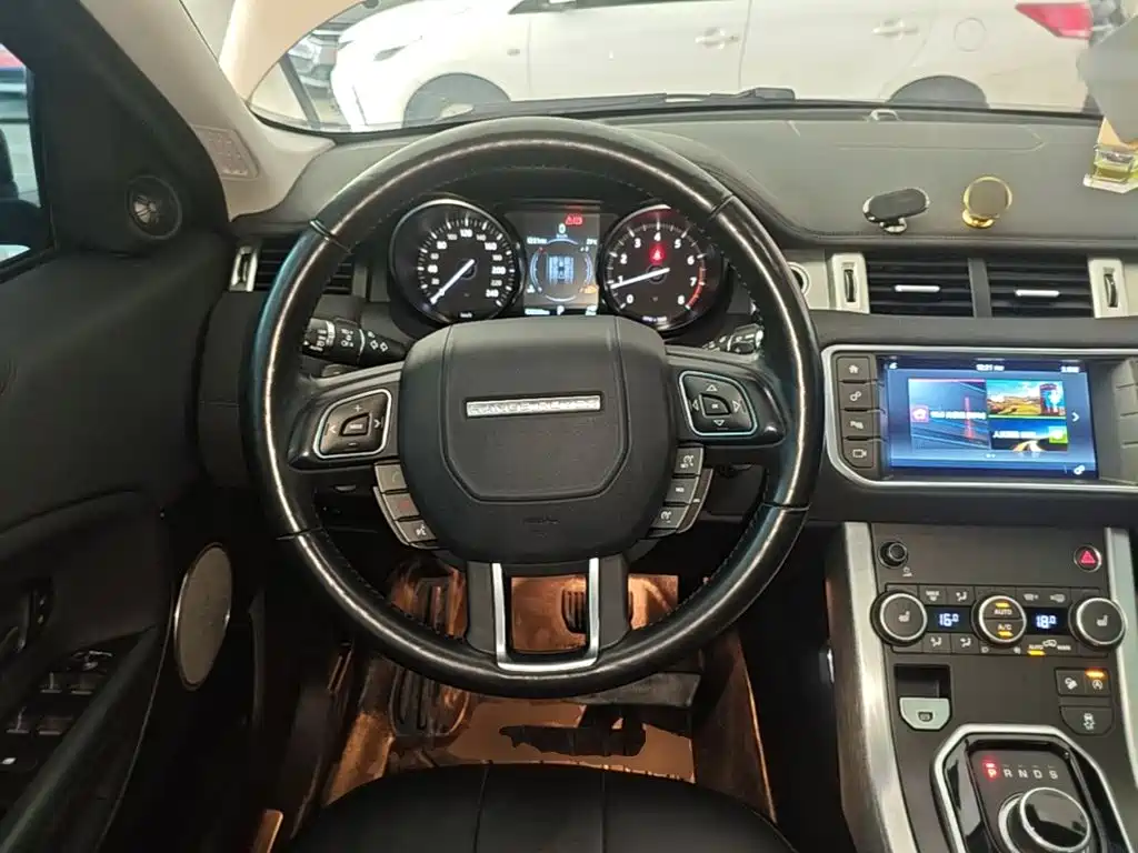 Land Rover Evoque 2017 — фото 11