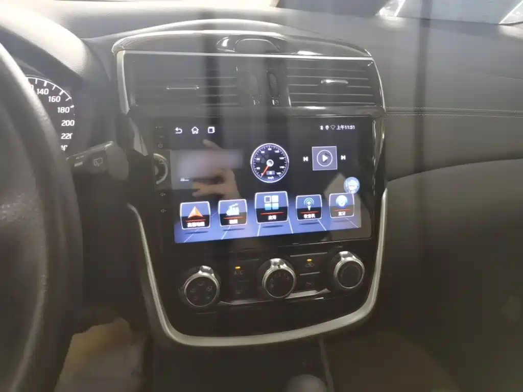 Nissan Tiida 2019