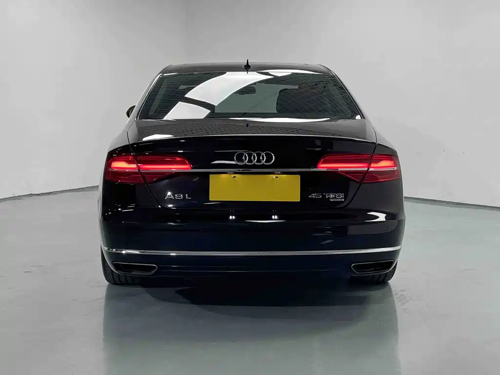 Audi A8 2015 — фото 8