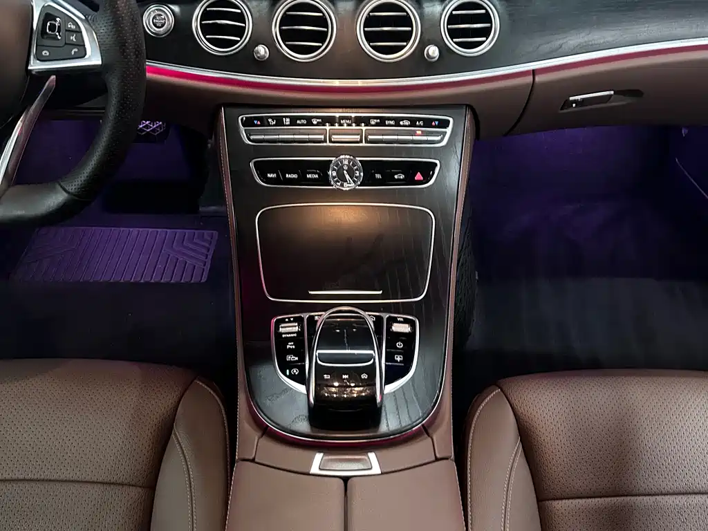Mercedes-Benz E-Class 2017 — фото 10