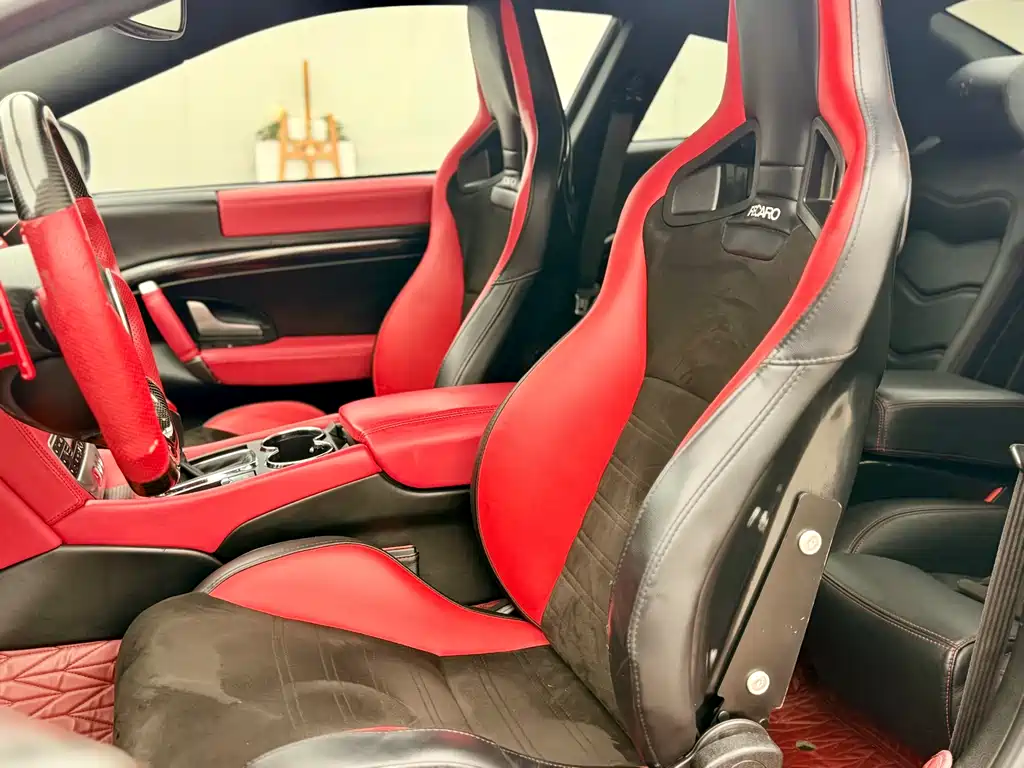 Maserati GranTurismo 2015 — фото 14