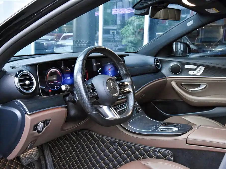 Mercedes-Benz E-Class 2022 — фото 8