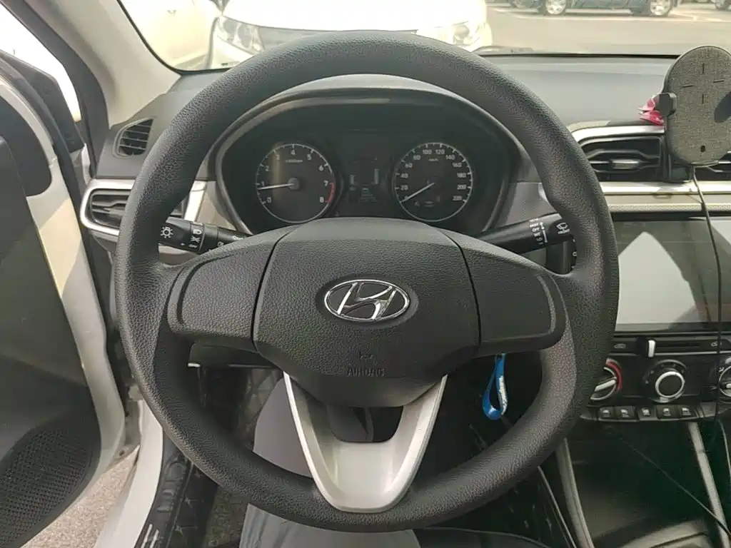 Hyundai Verna 2020 — фото 11