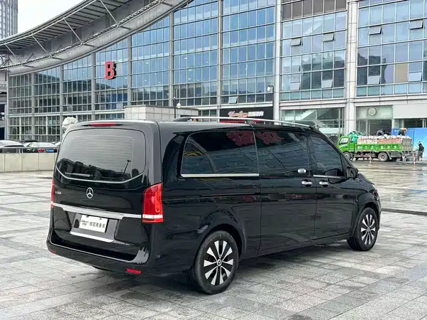Mercedes-Benz Vito 2024
