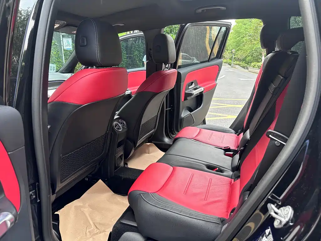 Mercedes-Benz GLB AMG 2022 — фото 12