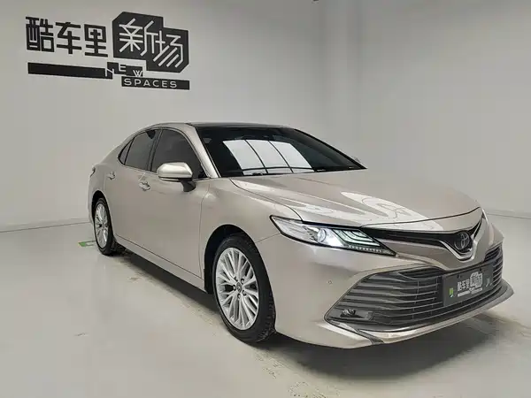 Toyota Camry 2019