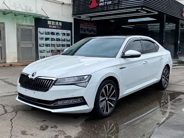 Skoda Superb 2022