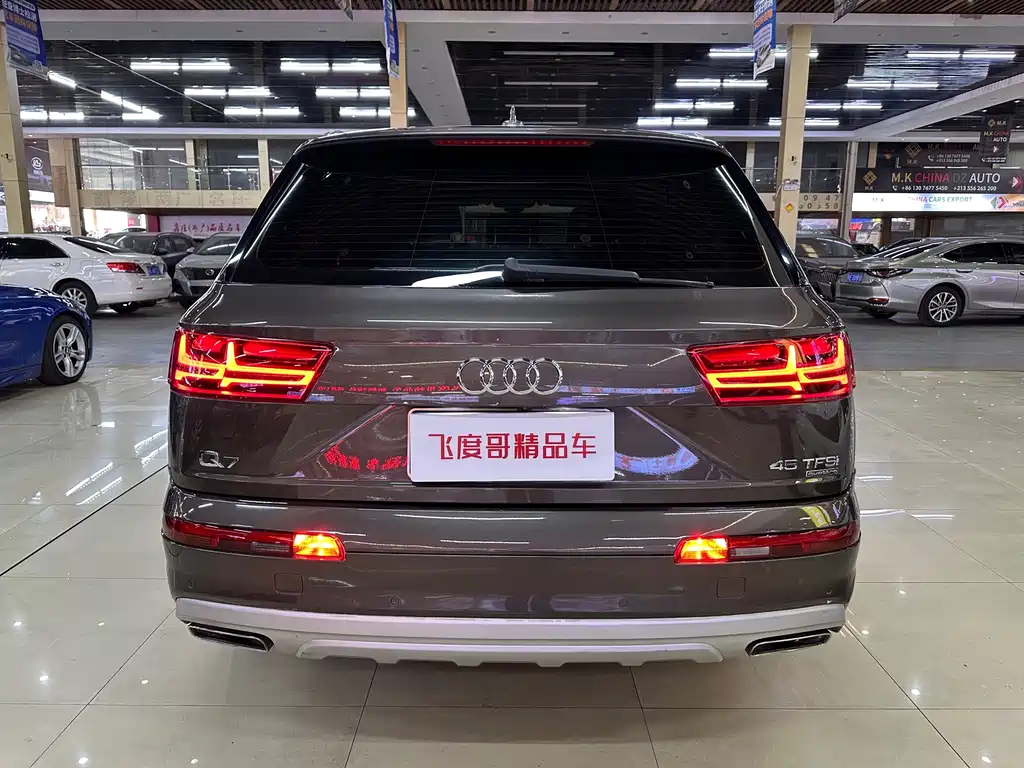 Audi Q7 2018 — фото 8