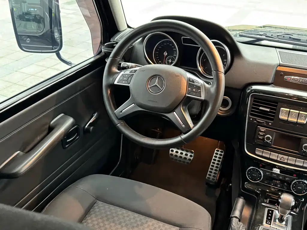 Mercedes-Benz G-Class 2018 — фото 15