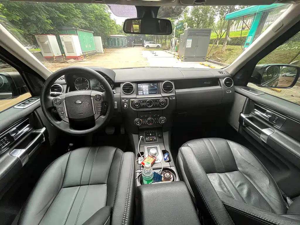 Land Rover Discovery 2013 — фото 15
