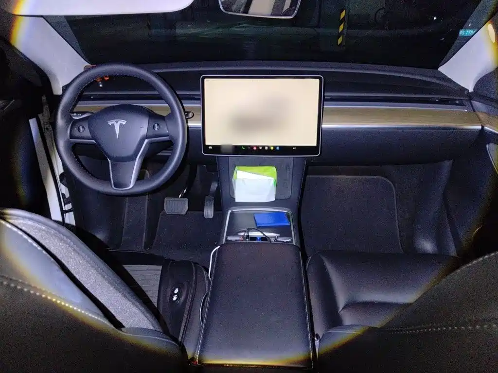 Tesla Model Y 2023 — фото 13