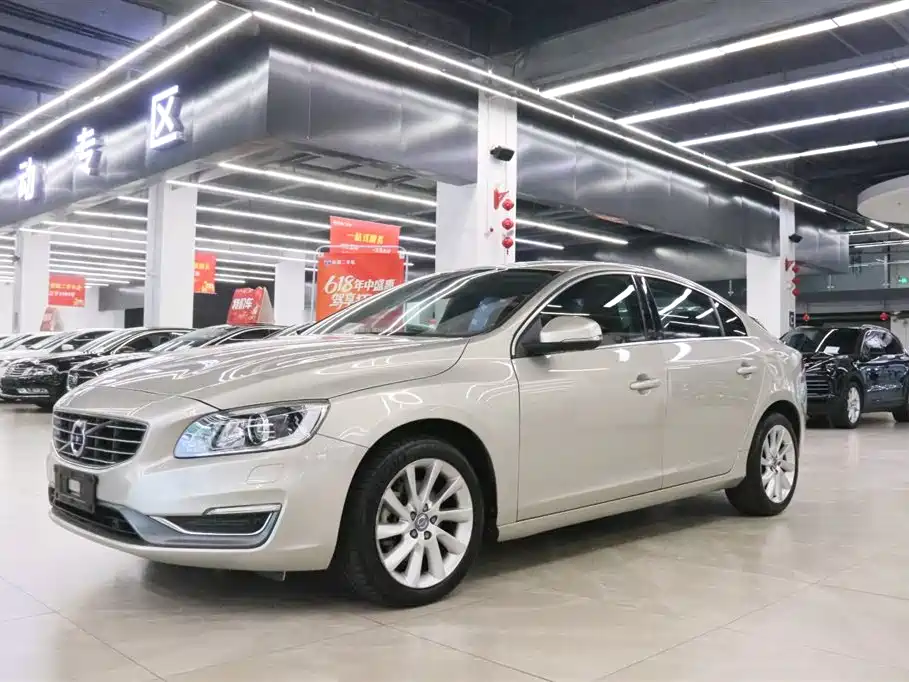 Volvo S60 2017 — фото 1