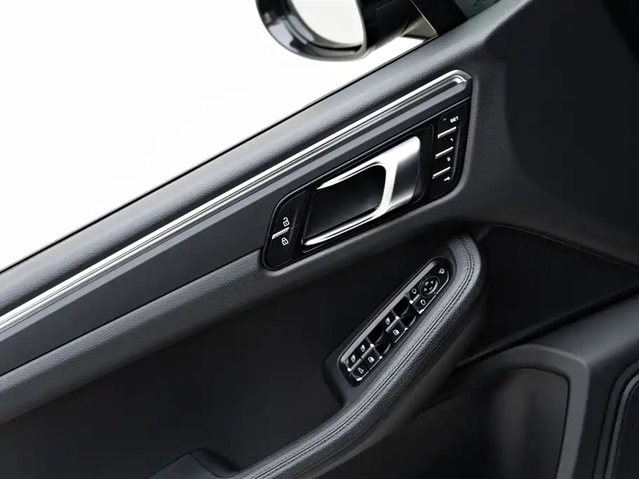 Porsche Macan 2021 — фото 14