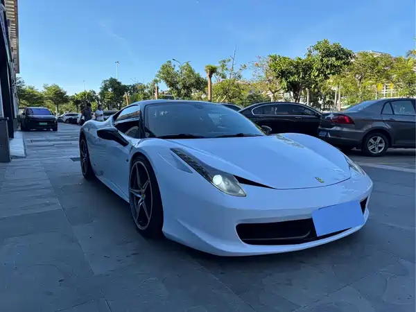 Ferrari 458 2013