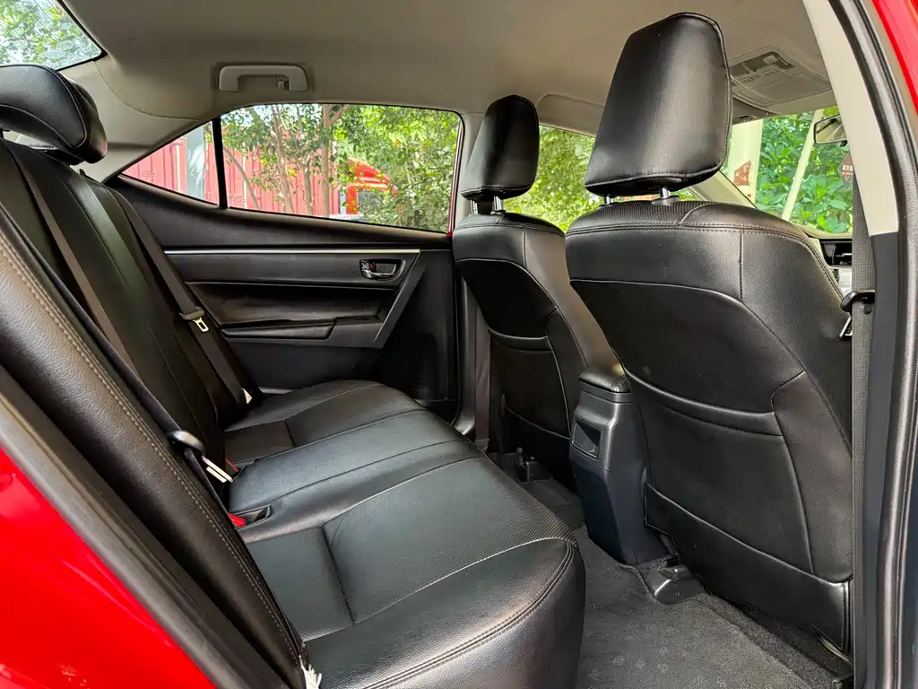 Toyota Corolla 2018 — фото 11
