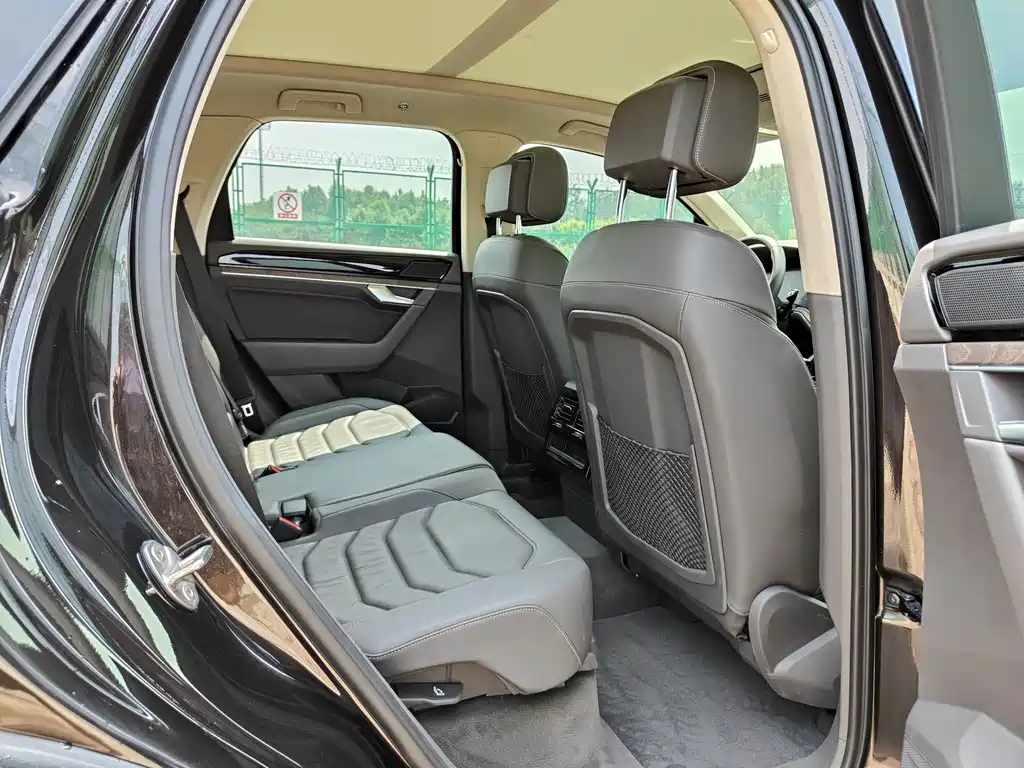 Volkswagen Touareg 2019 — фото 10
