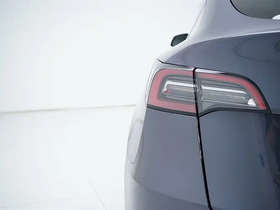 Tesla Model Y 2022 — фото 18