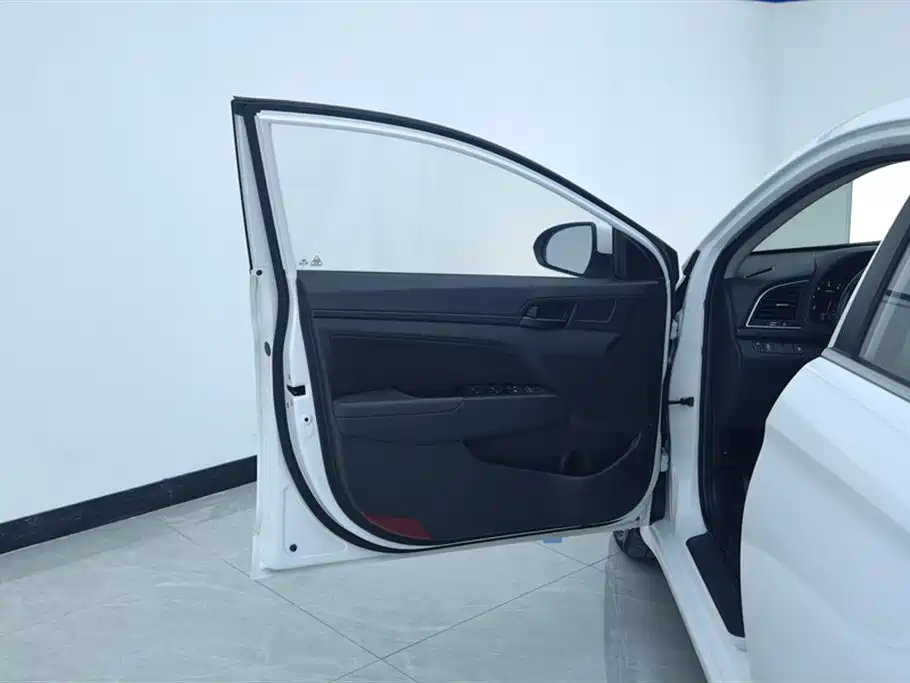Hyundai Elantra 2018