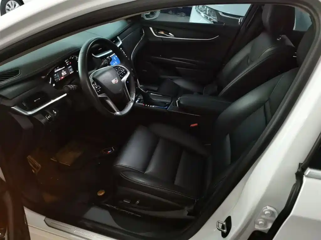 Cadillac XTS 2019 — фото 15