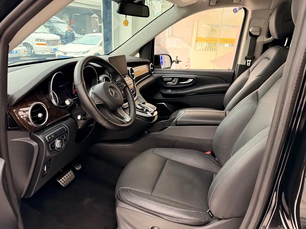 Mercedes-Benz V-Class 2019 — фото 4
