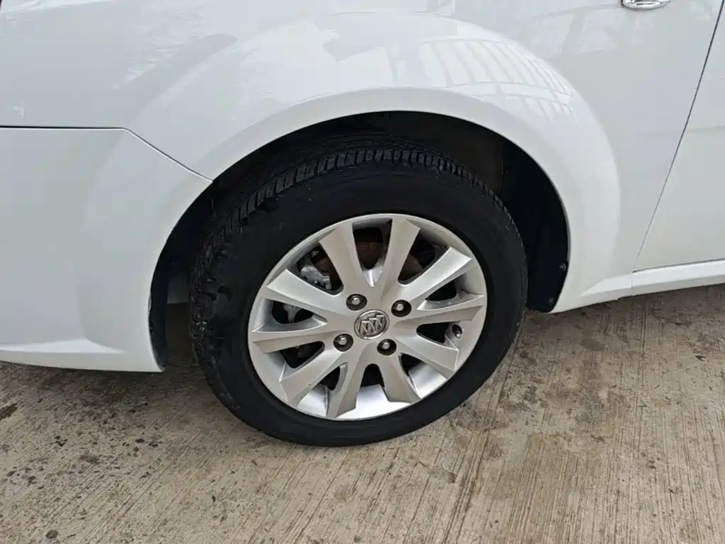 Buick Excelle 2015 — фото 23