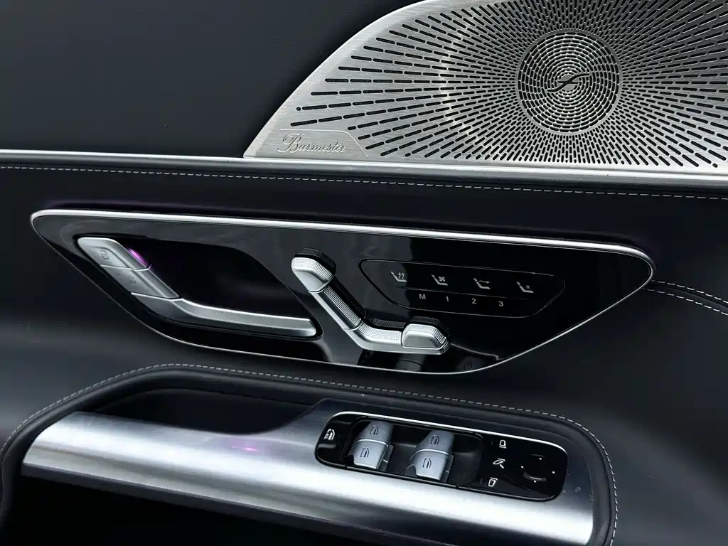 Mercedes-Benz SL-Class AMG 2025 — фото 17