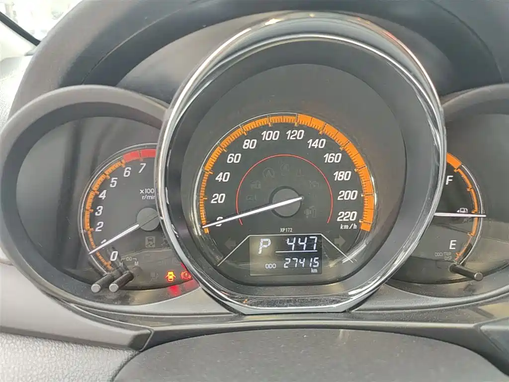 Toyota Yaris L 2022 — фото 12