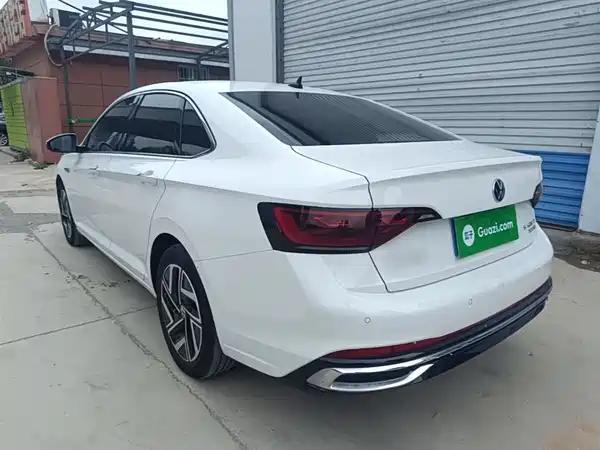Volkswagen Sagitar 2023
