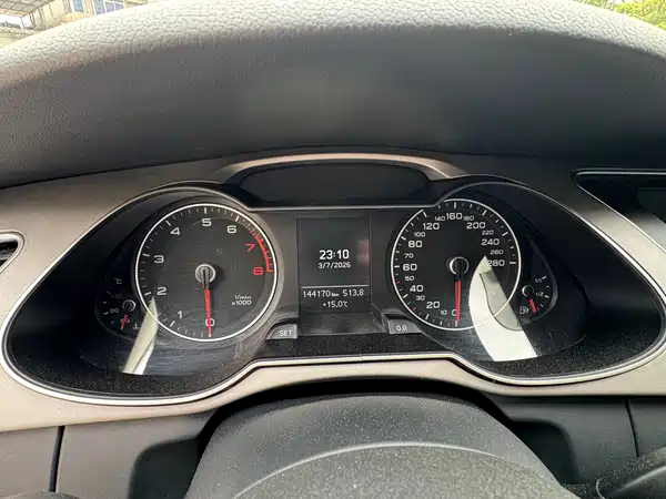 Audi A4L 2015
