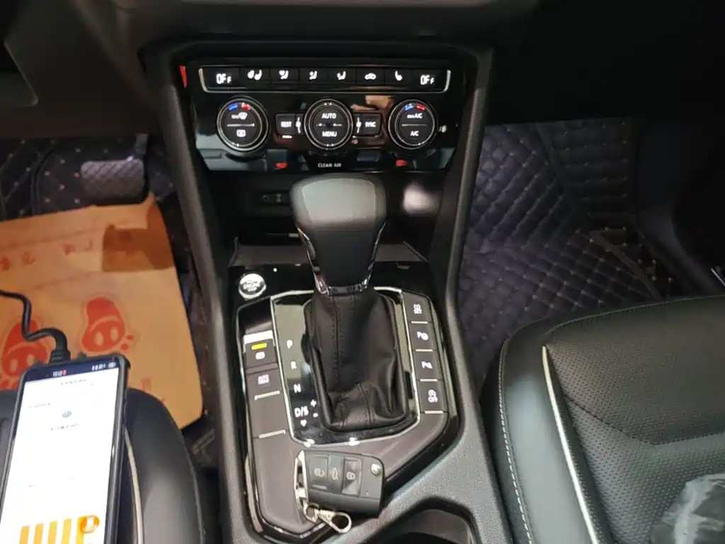 Volkswagen Tiguan L 2018 — фото 14