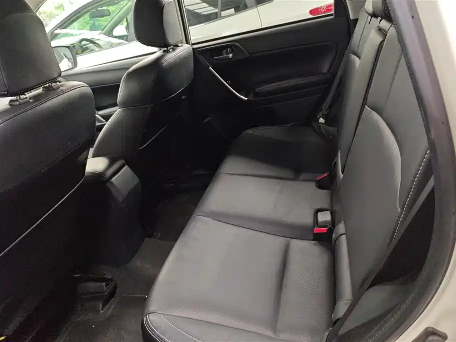 Subaru Forester 2018 — фото 11