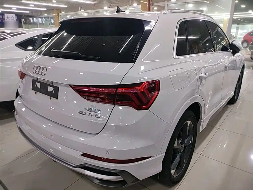 Audi Q3 2020 — фото 7