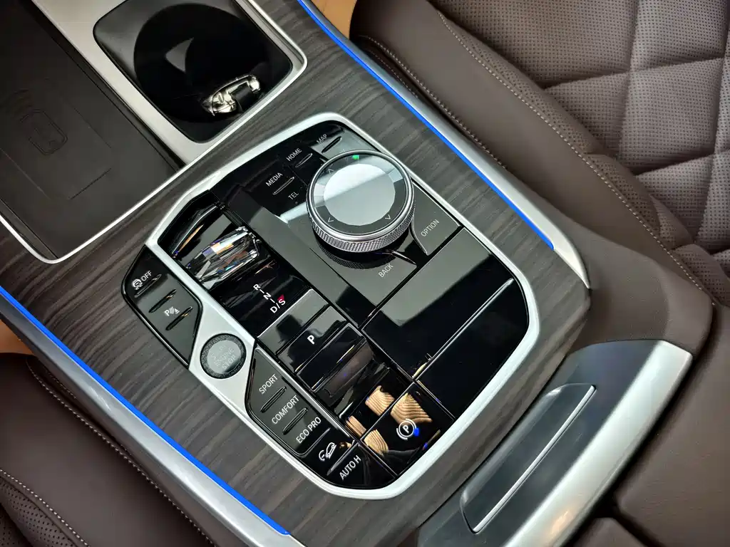 BMW X5 2025 — фото 12