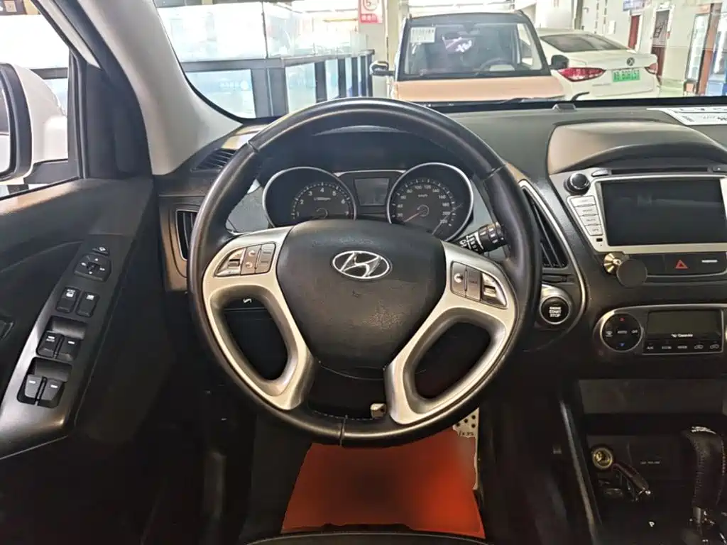 Hyundai ix35 2015 — фото 11