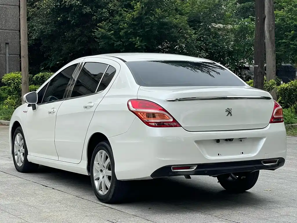 Peugeot 308 2014 — фото 14