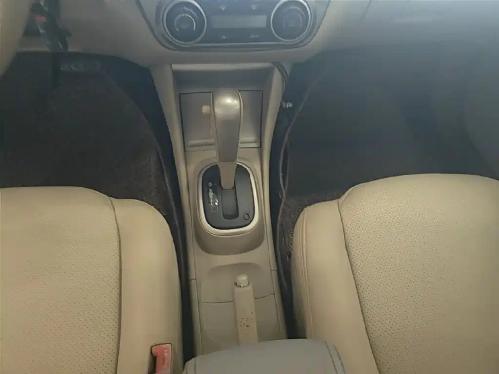 Nissan Sylphy 2014 — фото 14