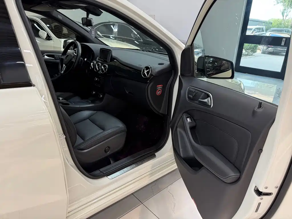 Mercedes-Benz B-Class 2015 — фото 17