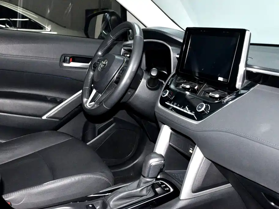 Toyota Corolla Cross 2022 — фото 16