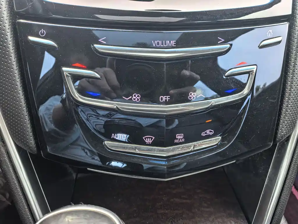 Cadillac XTS 2018 — фото 17