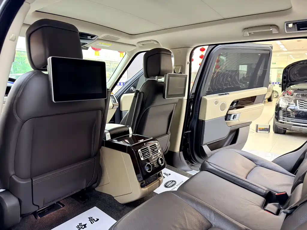 Land Rover Range Rover 2020 — фото 16
