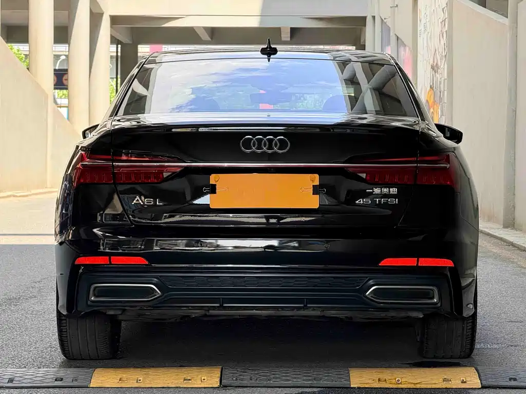 Audi A6L 2022