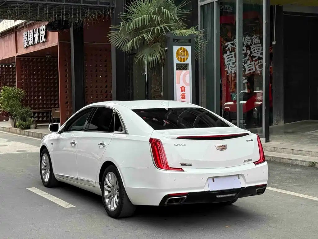 Cadillac XTS 2018 — фото 10